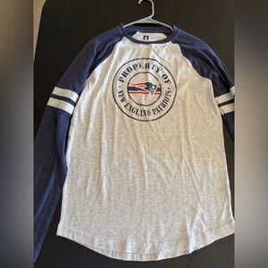 New England Patriots Men’s Raglan Long Sleeve Shirt – Size M – New w/ Tags